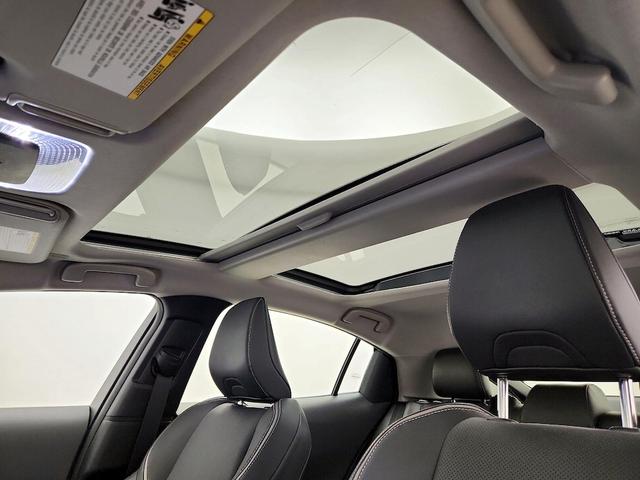 Photo of 2023 Silver Toyota Prius