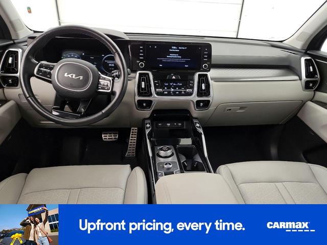 Photo of 2022 Gray Kia Sorento Plug-In Hybrid