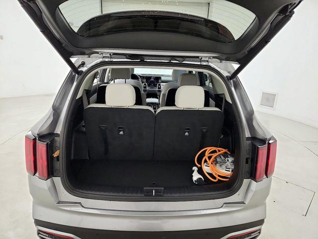 Photo of 2022 Gray Kia Sorento Plug-In Hybrid