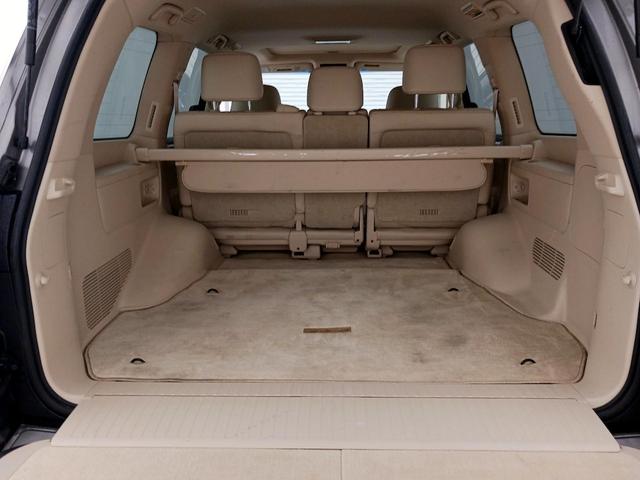 Photo of 2021 Gray Lexus LX 570