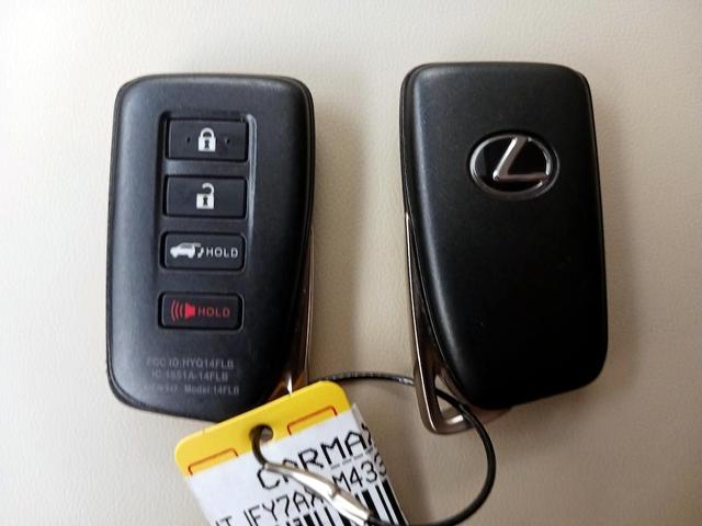 Photo of 2021 Gray Lexus LX 570