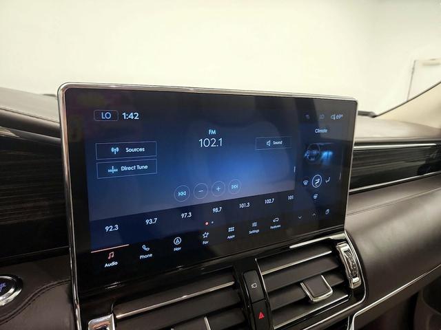 Photo of 2024 Gray Lincoln Navigator