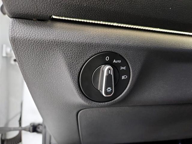 Photo of 2021 White Volkswagen Jetta