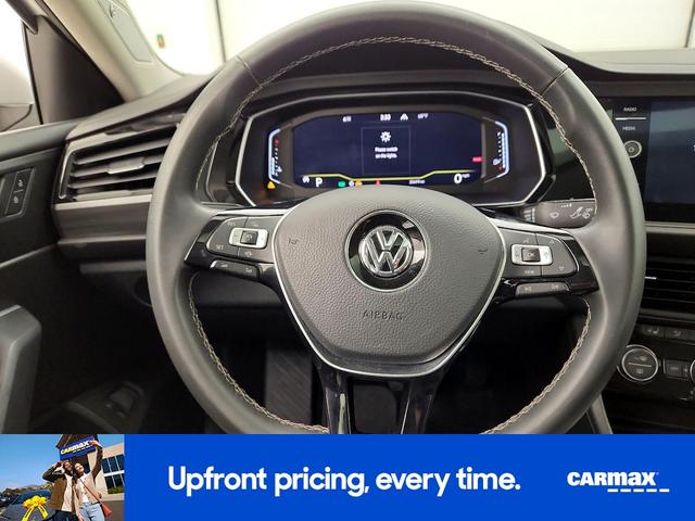 Photo of 2021 White Volkswagen Jetta
