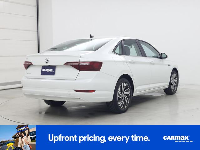Photo of 2021 White Volkswagen Jetta