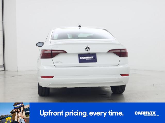 Photo of 2021 White Volkswagen Jetta