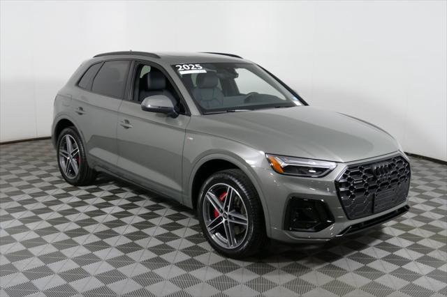 Photo of 2025 Chronos Gray Metallic Audi Q5
