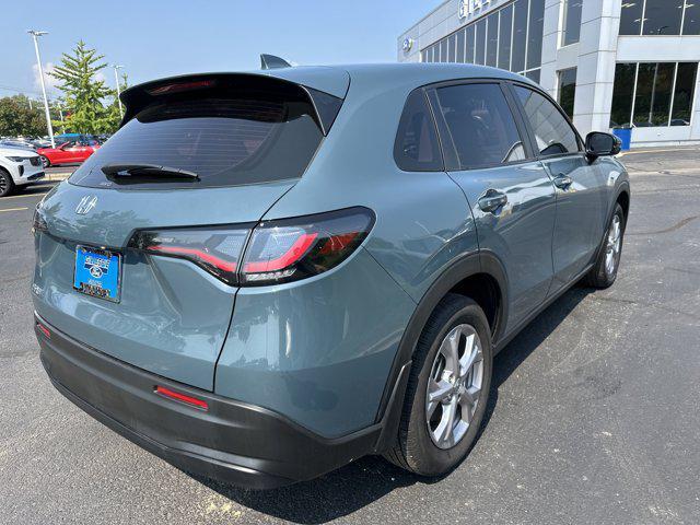 Photo of 2024 Modern Steel Honda HR-V