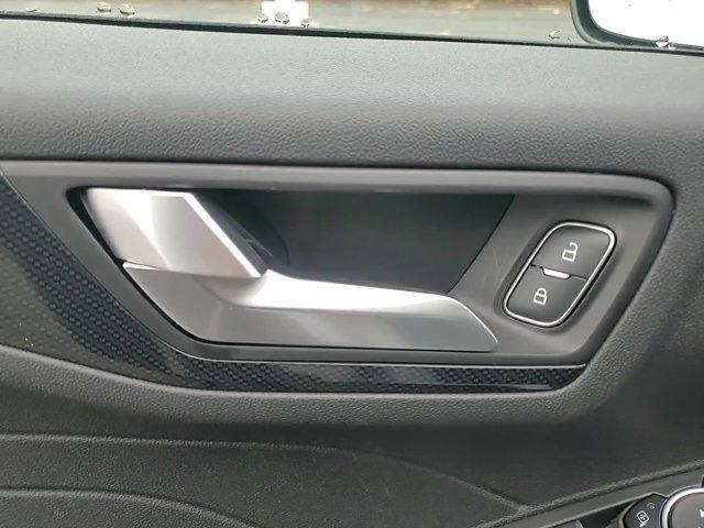 Photo of 2025 Space Silver Metallic Ford Escape