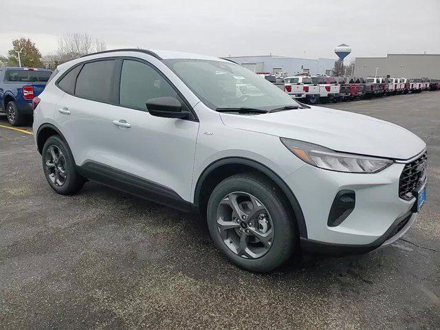 Photo of 2025 Space Silver Metallic Ford Escape