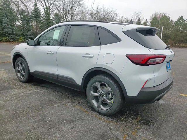 Photo of 2025 Space Silver Metallic Ford Escape