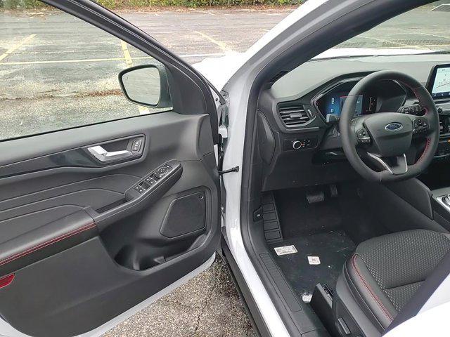 Photo of 2025 Space Silver Metallic Ford Escape