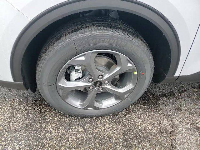 Photo of 2025 Space Silver Metallic Ford Escape