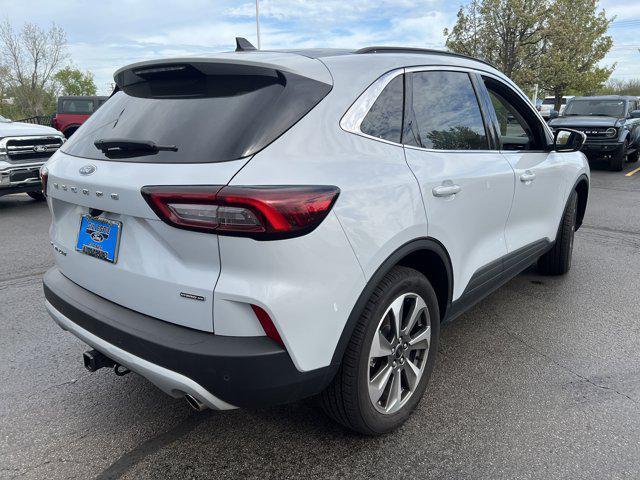 Photo of 2025 Space Silver Metallic Ford Escape