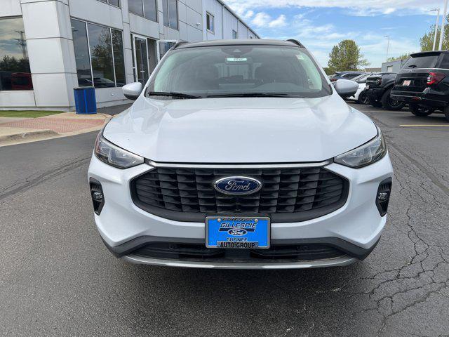 Photo of 2025 Space Silver Metallic Ford Escape