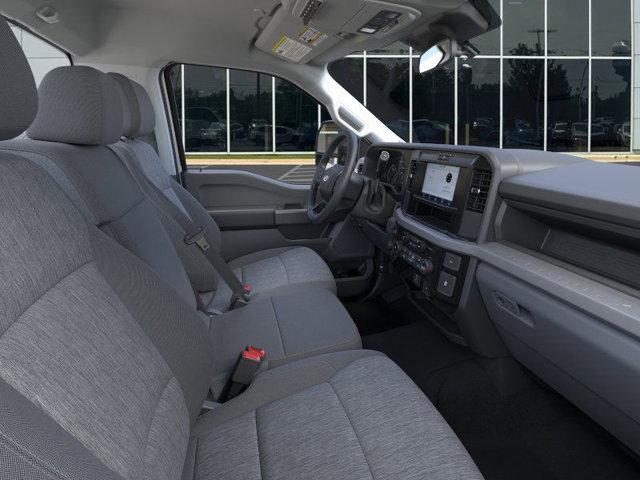 Photo of 2025 Oxford White Ford F-350
