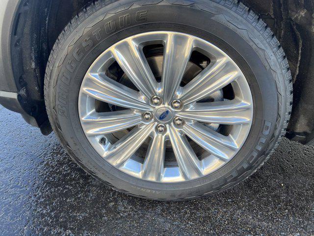 Photo of 2021 Agate Black Metallic Ford Explorer