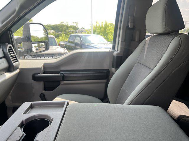 Photo of 2021 Oxford White Ford F-250