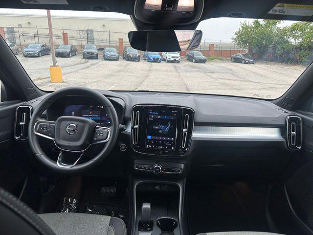 Photo of 2024 Blue Volvo XC40