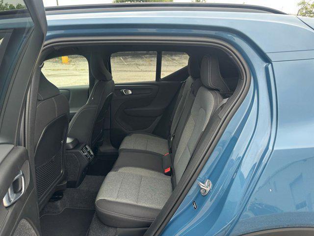 Photo of 2024 Blue Volvo XC40