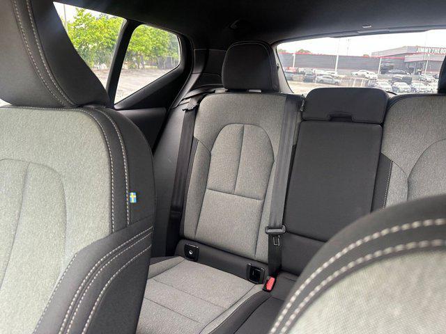 Photo of 2024 Blue Volvo XC40