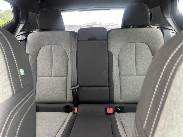 Photo of 2024 Blue Volvo XC40