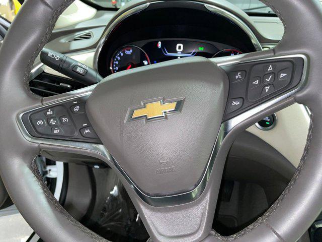 Photo of 2024 Summit White Chevrolet Malibu