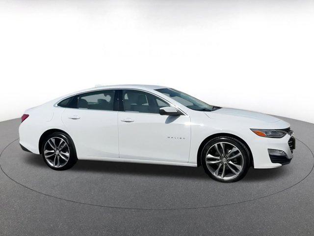 Photo of 2024 Summit White Chevrolet Malibu