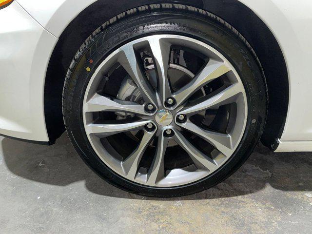 Photo of 2024 Summit White Chevrolet Malibu