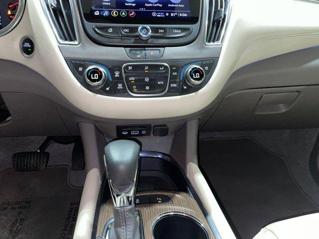 Photo of 2024 Summit White Chevrolet Malibu