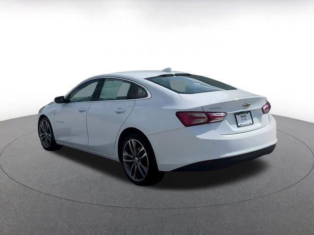 Photo of 2024 Summit White Chevrolet Malibu