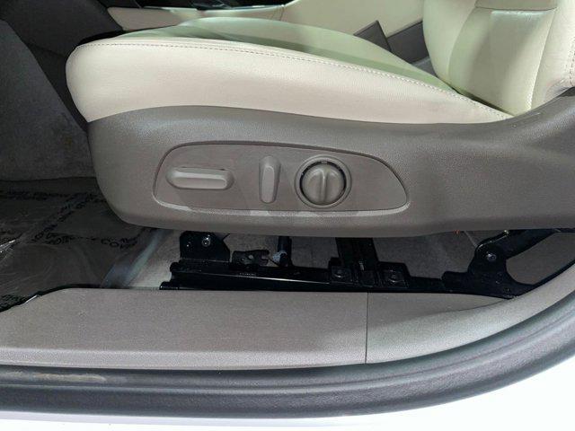 Photo of 2024 Summit White Chevrolet Malibu