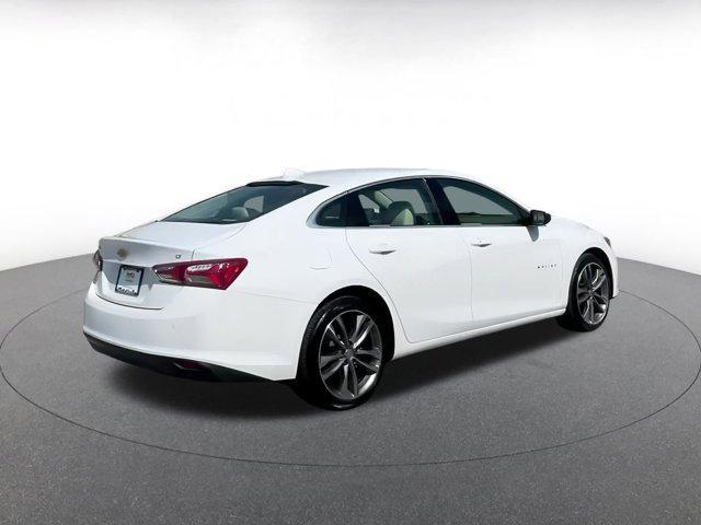 Photo of 2024 Summit White Chevrolet Malibu