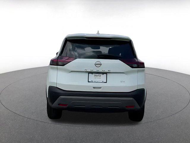 Photo of 2023 Pearl White Tricoat Nissan Rogue