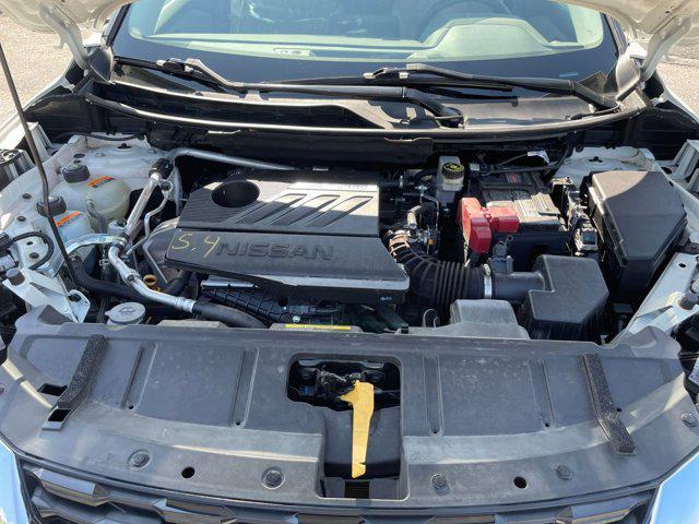 Photo of 2023 Pearl White Tricoat Nissan Rogue