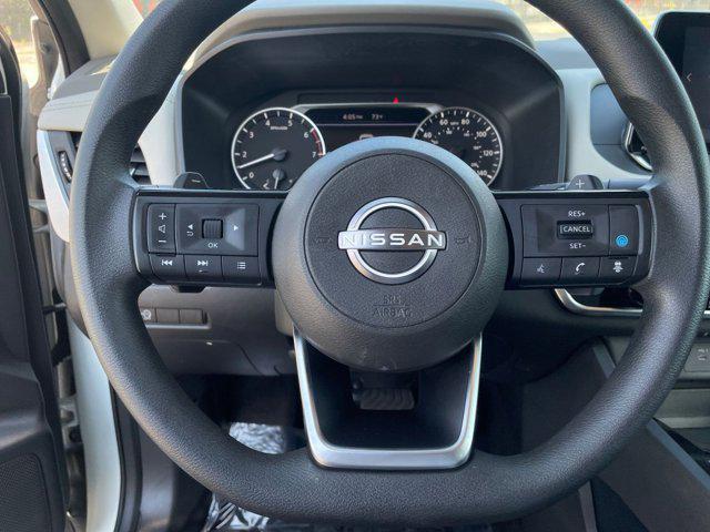 Photo of 2023 Pearl White Tricoat Nissan Rogue
