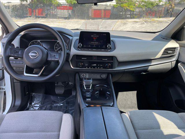 Photo of 2023 Pearl White Tricoat Nissan Rogue
