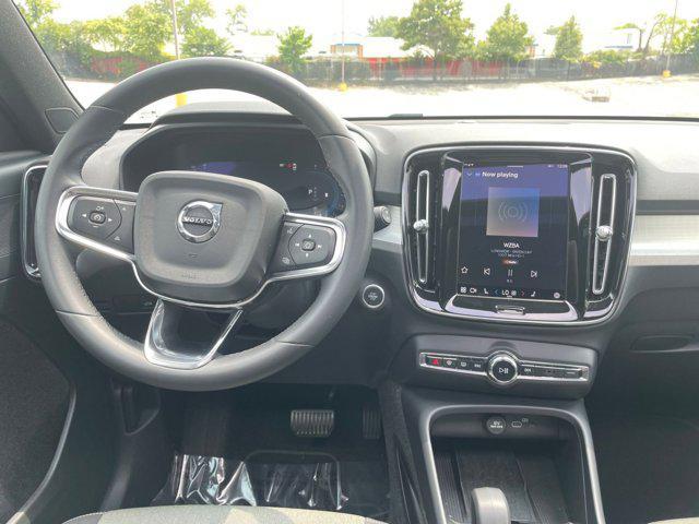 Photo of 2024 Blue Volvo XC40