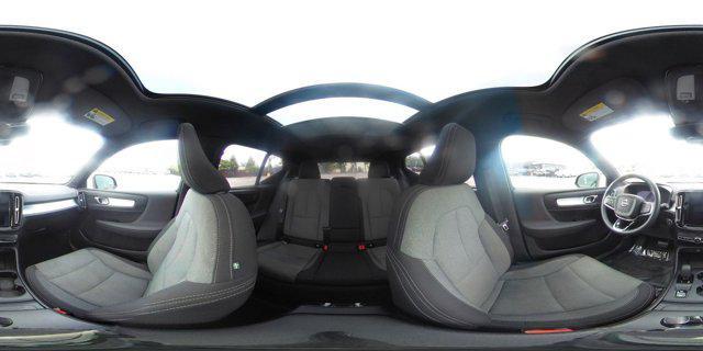 Photo of 2024 Blue Volvo XC40