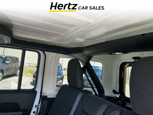 Photo of 2025 Bright White Clearcoat Jeep Wrangler