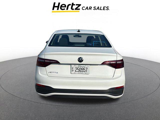 Photo of 2024 Pure White Volkswagen Jetta