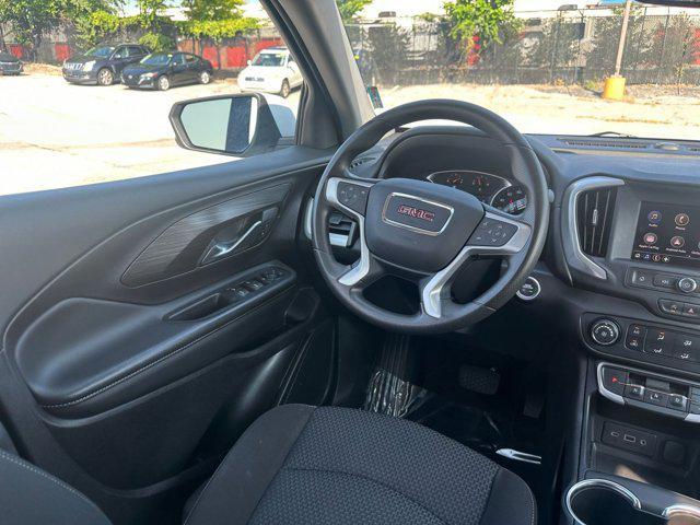 Photo of 2024 Summit White GMC Terrain