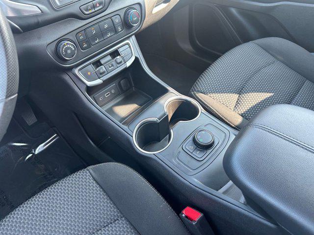 Photo of 2024 Summit White GMC Terrain