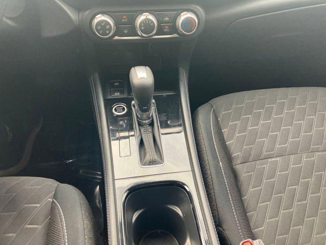 Photo of 2024 Boulder Gray Pearl Nissan Kicks