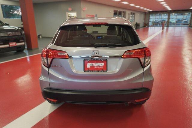Photo of 2019 Modern Steel Metallic Honda HR-V
