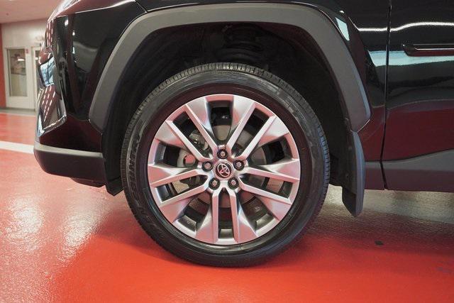 Photo of 2022 Midnight Black Metallic Toyota RAV4