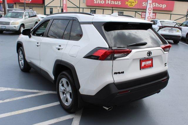 Photo of 2020 Super White Toyota RAV4