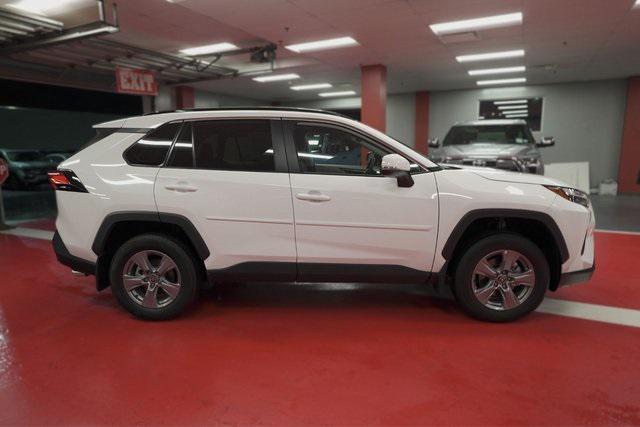 Photo of 2025 Ice Cap Toyota RAV4