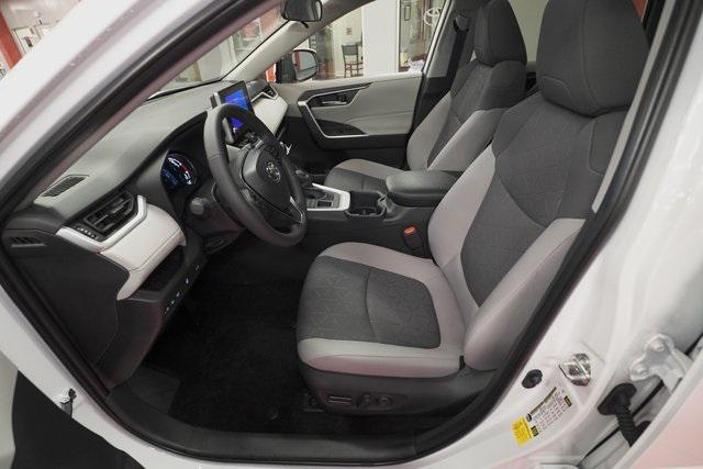 Photo of 2025 Ice Cap Toyota RAV4