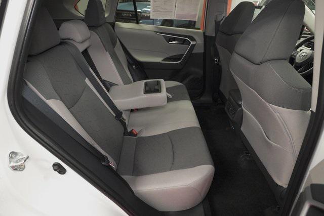 Photo of 2025 Ice Cap Toyota RAV4